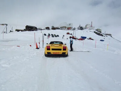  Schneepisten für Reifentests  Bild 2